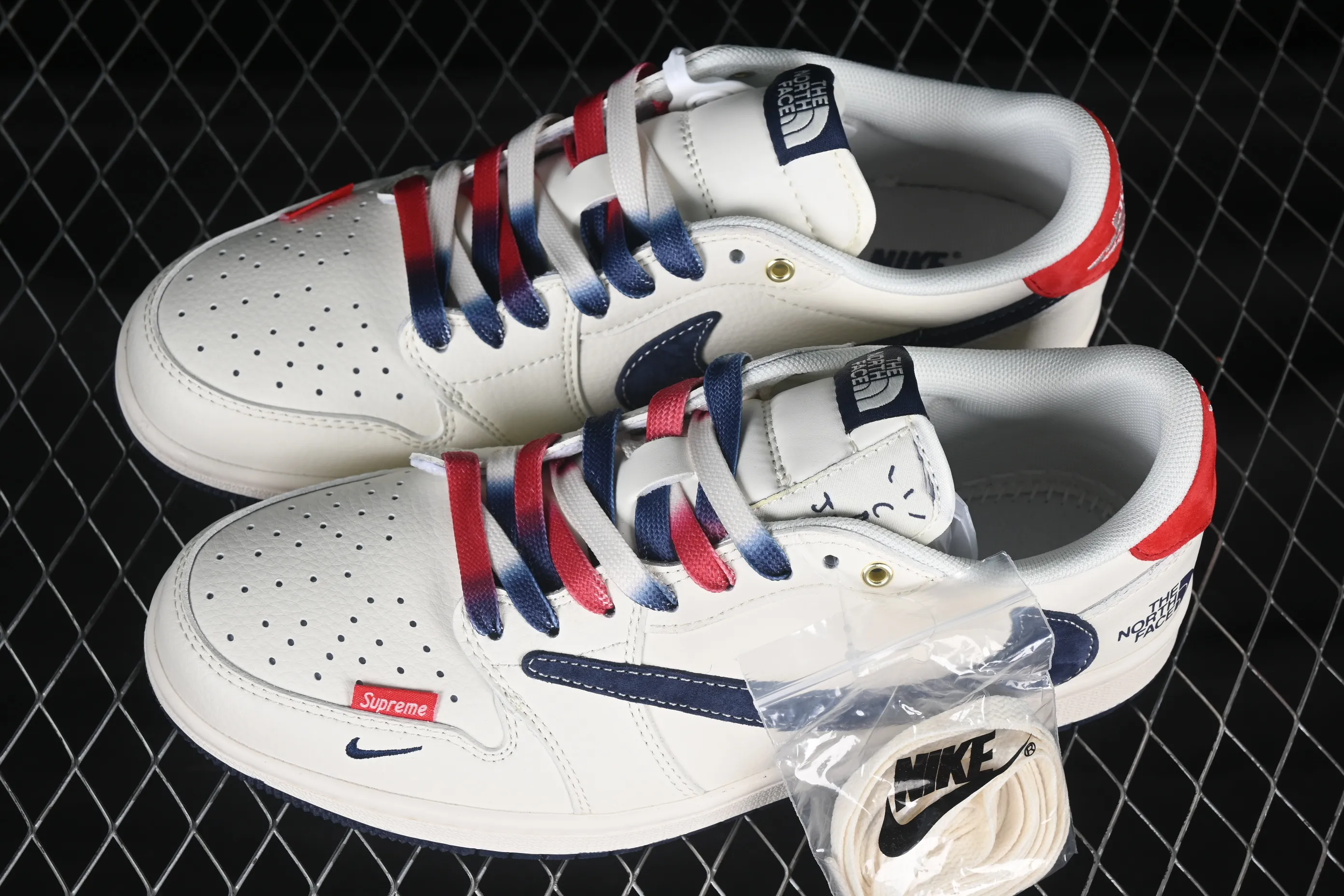 All Categories Air Jordan Jordan Series Basketball Shoes Air Jordan 1 Low High-end Customized Low-top Shoes Travis Scott x Fragment Design x Air Jordan 1 Low OG SP AJ1 Joe 1 North Face Co-branded Mi Blue Little Red Label Low-top Cultural Casual Shoes FC1688-211